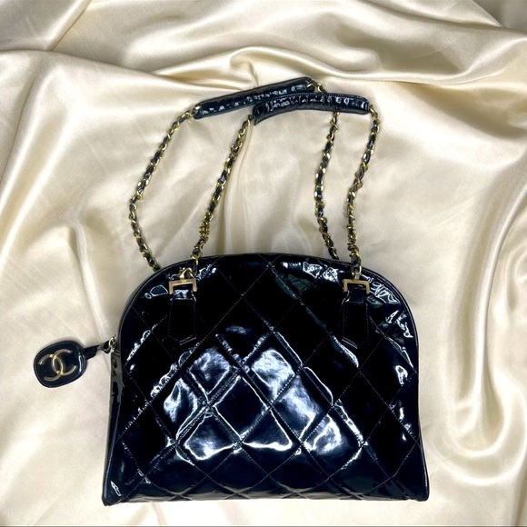 Chanel Vintage Black Patent Quilted Leather Chain Tote shoulder Bag gold chain